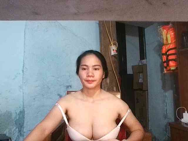 EllaShow93 webcam