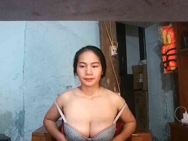 EllaShow93 webcam