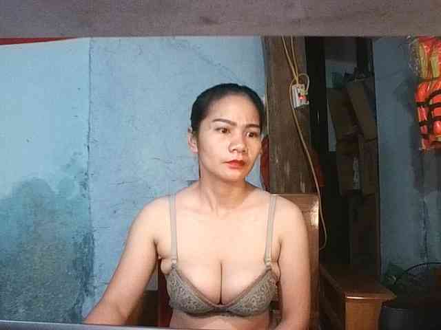 EllaShow93 webcam