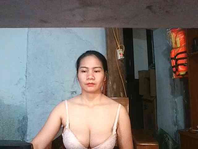 EllaShow93 webcam