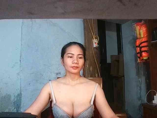 EllaShow93 webcam