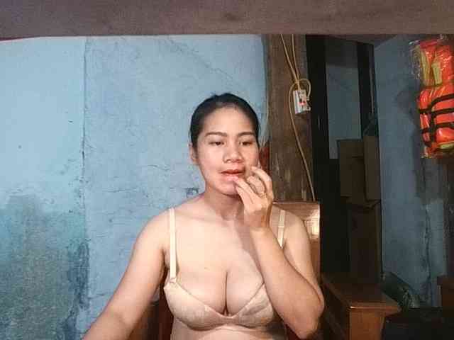 EllaShow93 webcam
