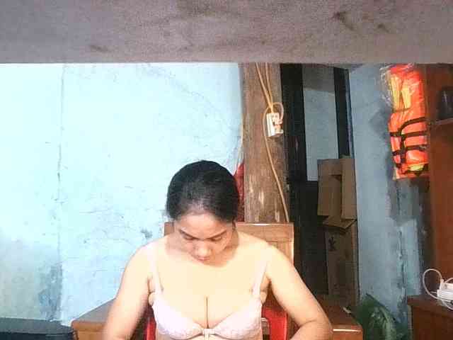 EllaShow93 webcam