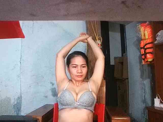 EllaShow93 webcam