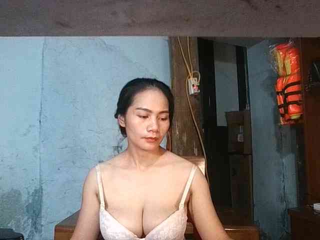 EllaShow93 webcam