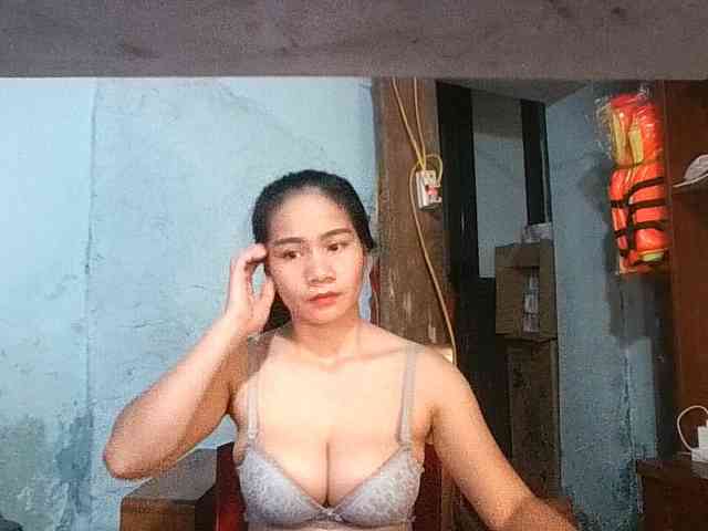 EllaShow93 webcam