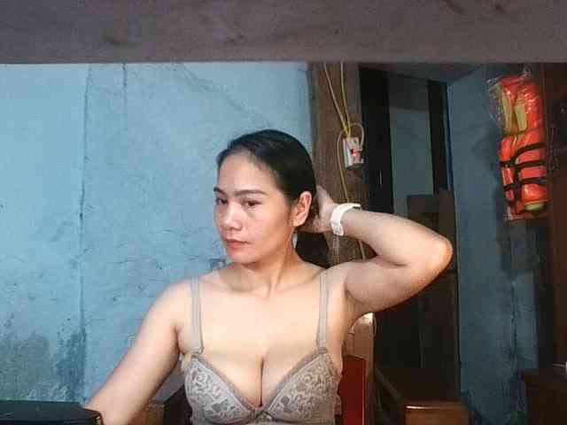 EllaShow93 webcam
