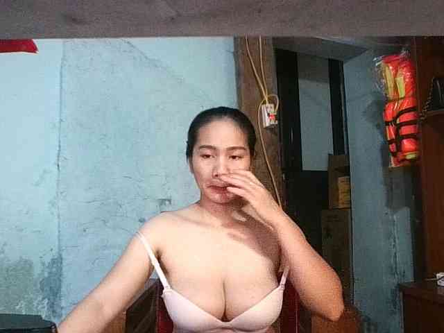 EllaShow93 webcam