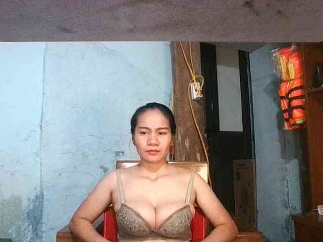 EllaShow93 webcam