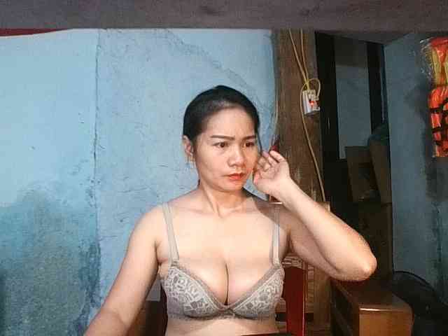EllaShow93 webcam