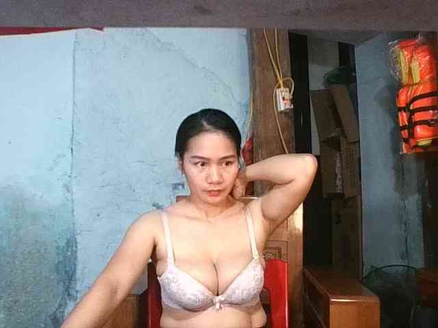 EllaShow93 webcam
