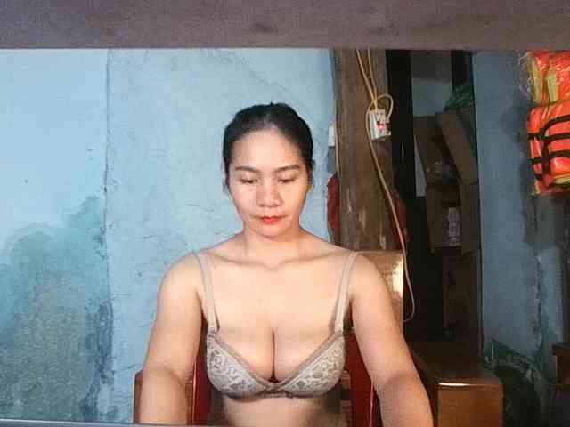 EllaShow93 webcam