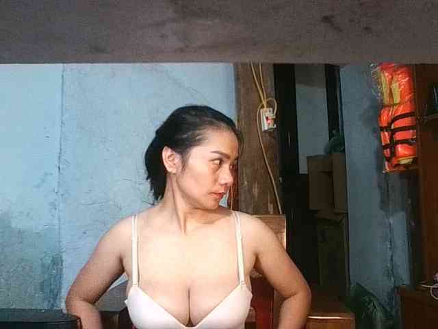 EllaShow93 webcam