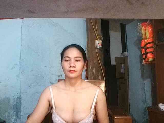 EllaShow93 webcam