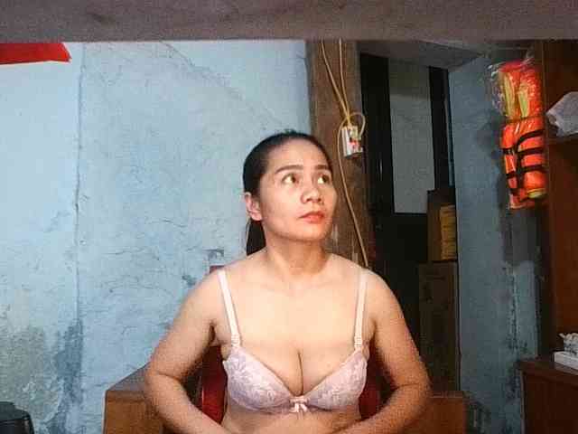 EllaShow93 webcam