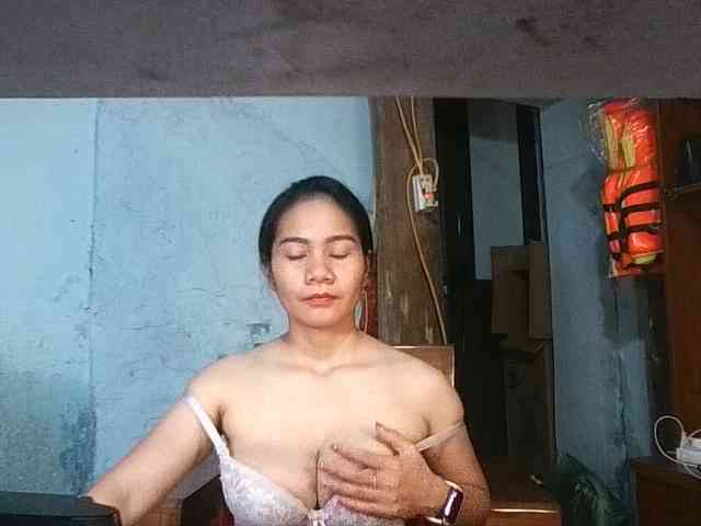 EllaShow93 webcam
