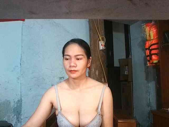 EllaShow93 webcam