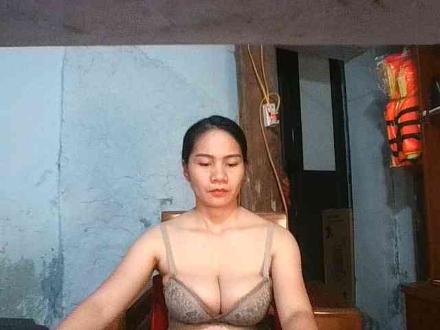 EllaShow93 webcam