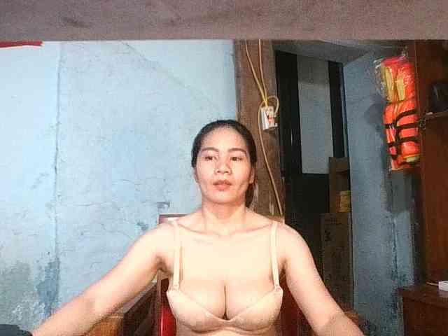 EllaShow93 webcam
