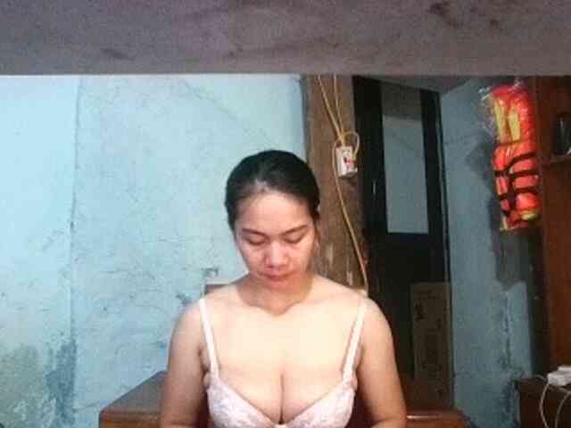 EllaShow93 webcam