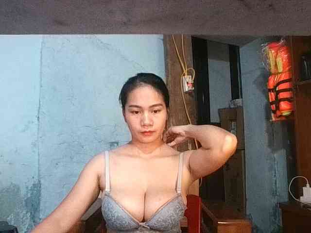 EllaShow93 webcam