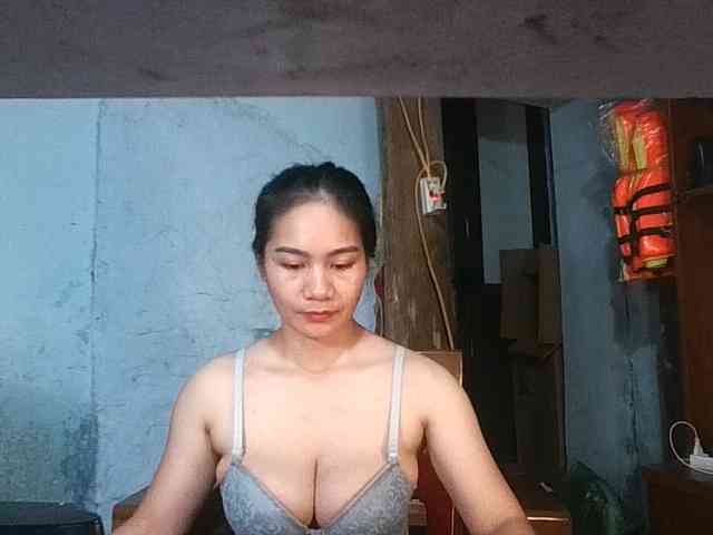 EllaShow93 webcam