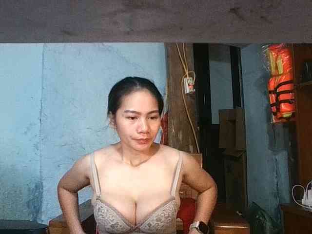 Model: EllaShow93
