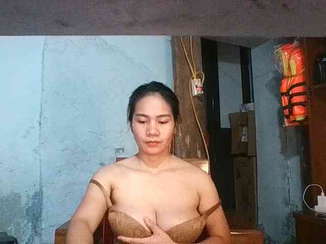 EllaShow93 webcam