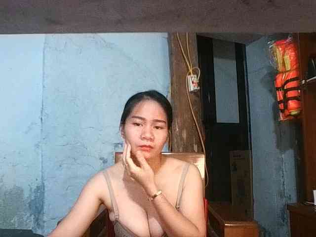 EllaShow93 webcam