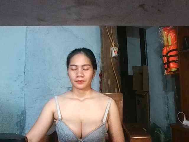 EllaShow93 webcam