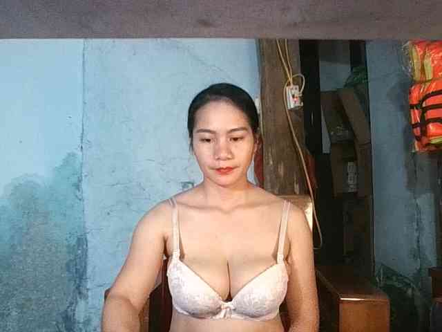 EllaShow93 webcam