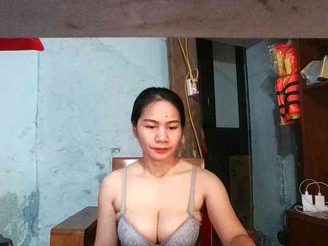 EllaShow93 webcam
