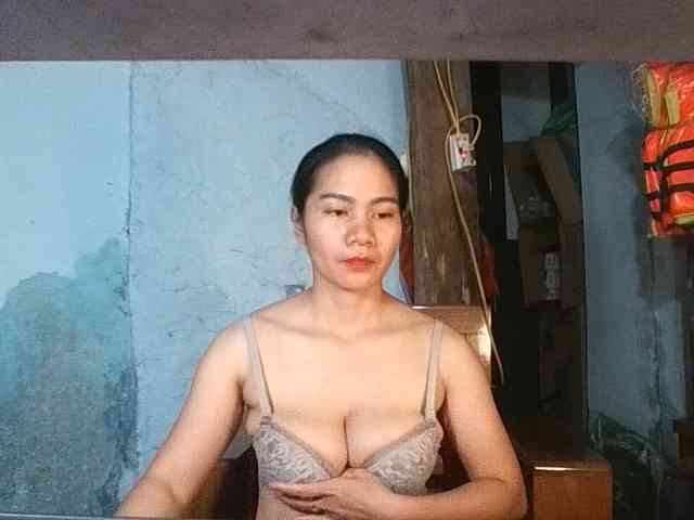 EllaShow93 webcam