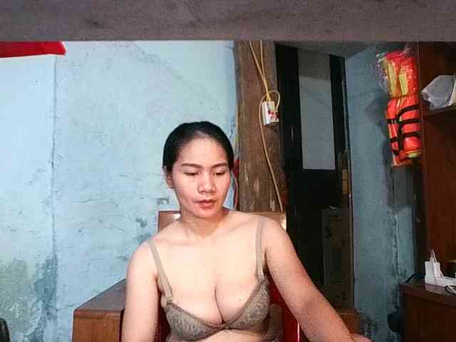 EllaShow93 webcam