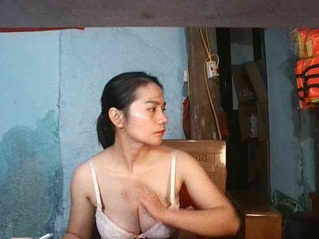 EllaShow93 webcam