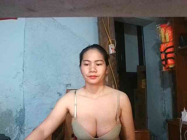 EllaShow93 webcam
