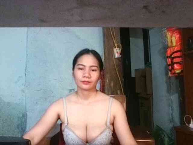 EllaShow93 webcam