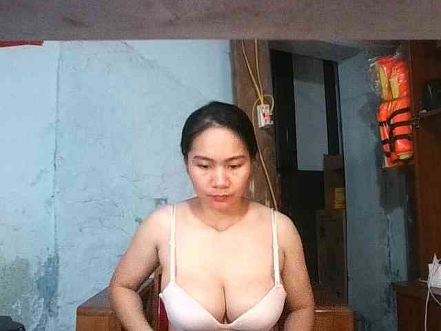EllaShow93 webcam