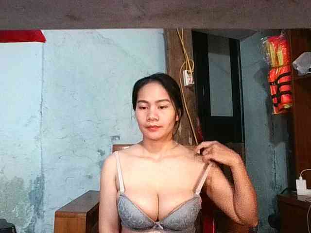 EllaShow93 webcam