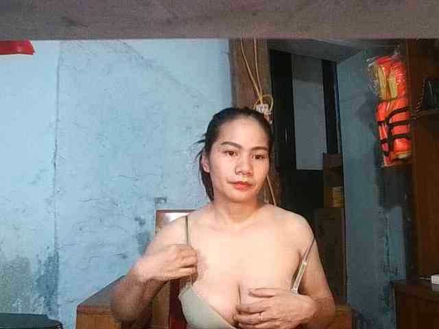 EllaShow93 webcam