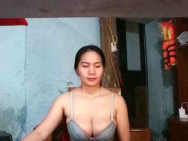 EllaShow93 webcam