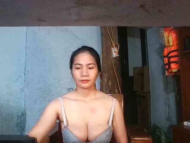 EllaShow93 webcam