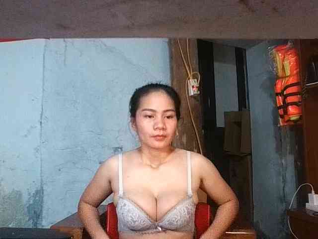EllaShow93 webcam