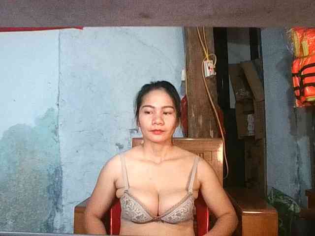 EllaShow93 webcam