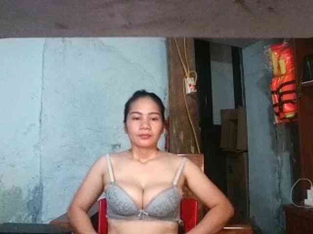 EllaShow93 webcam