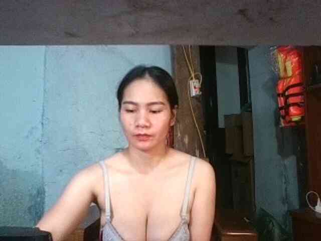 EllaShow93 webcam