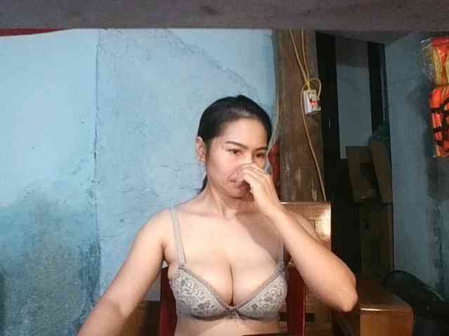 EllaShow93 webcam