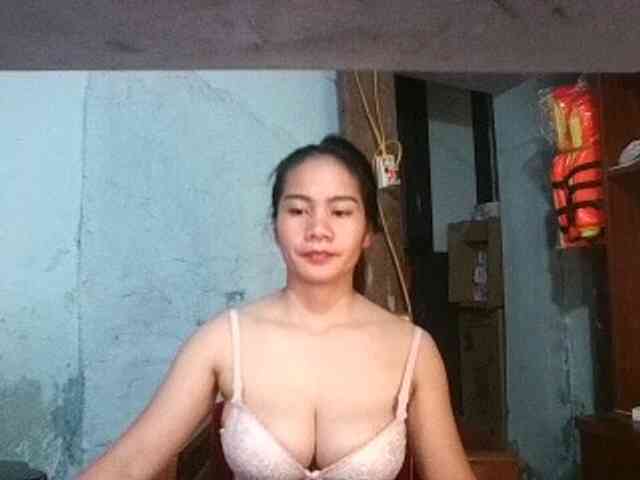 EllaShow93 webcam