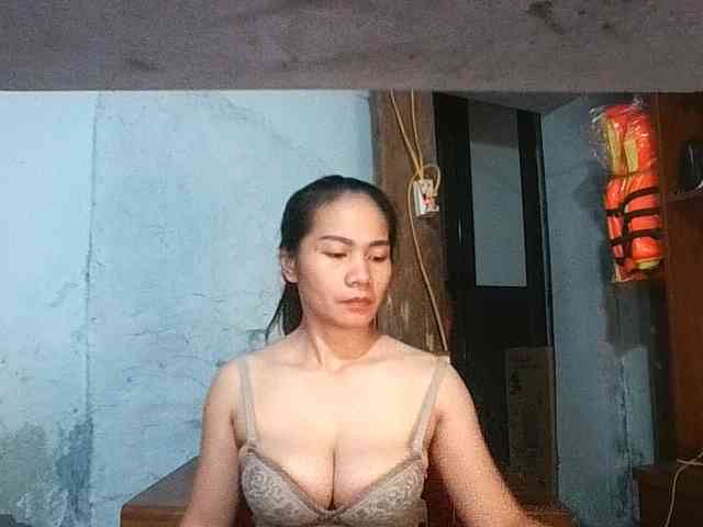 EllaShow93 webcam