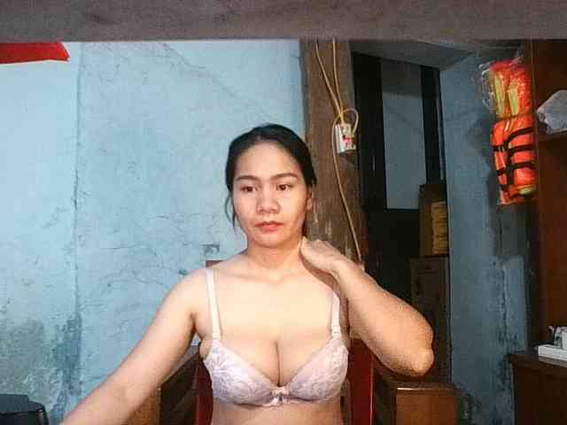 EllaShow93 webcam
